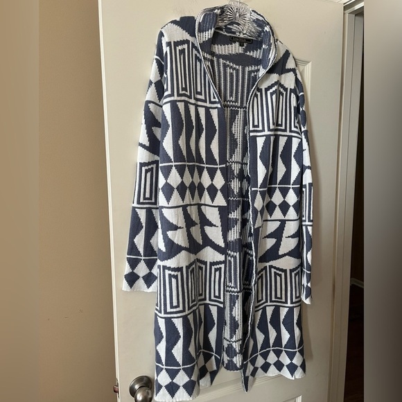 Jackets & Blazers - Love Stitch Acrylic Geometric Patterned Blue and White Long Cardigan Size M/L